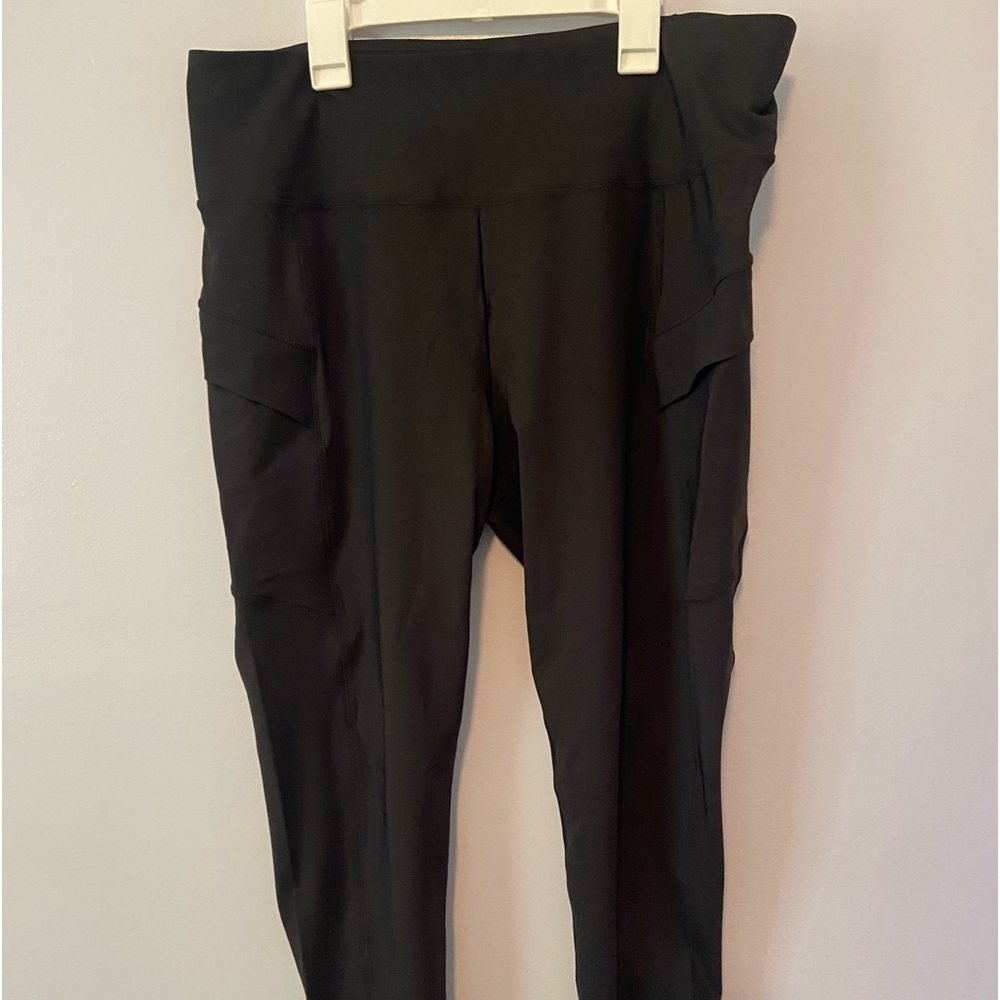 Calia by Carrie Underwood 
Black high-waisted with pockets
